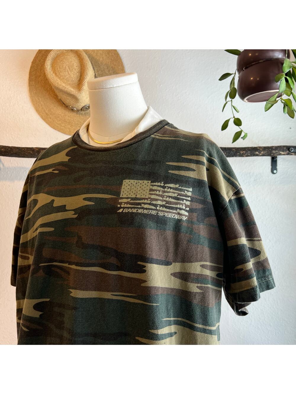 Bandimere Speedway Colorado Worn in Green Camo Graphic Tee Size XL Unisex